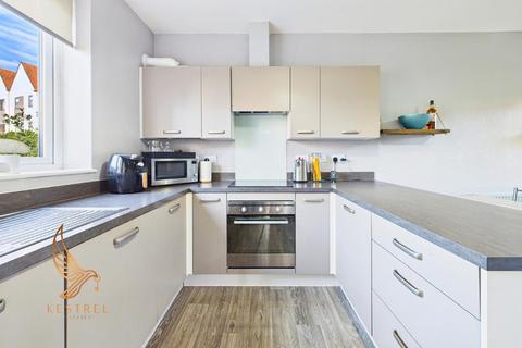 3 bedroom semi-detached house for sale, Kestrel Way, South Elmsall WF9