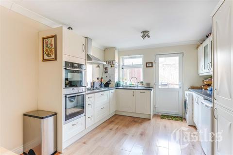 59 Whitmore Close, London, N11 1PB