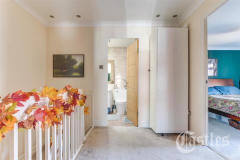 59 Whitmore Close, London, N11 1PB