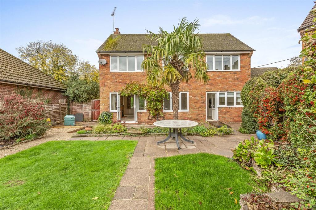 Pine Tree Cottage, North Rd, HP15 6 ND-4.jpg