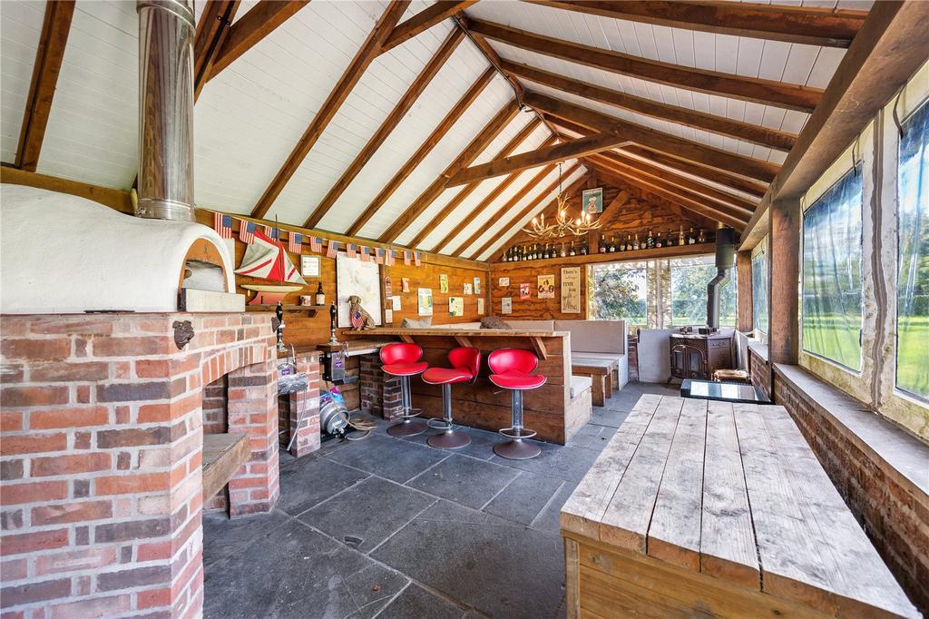 Outdoor Kitchen