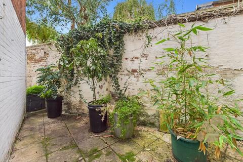 2 bedroom terraced house for sale, Maldon Road, Colchester