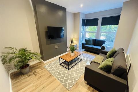 Langdale Terrace, Headingley, Leeds, LS6 3DY