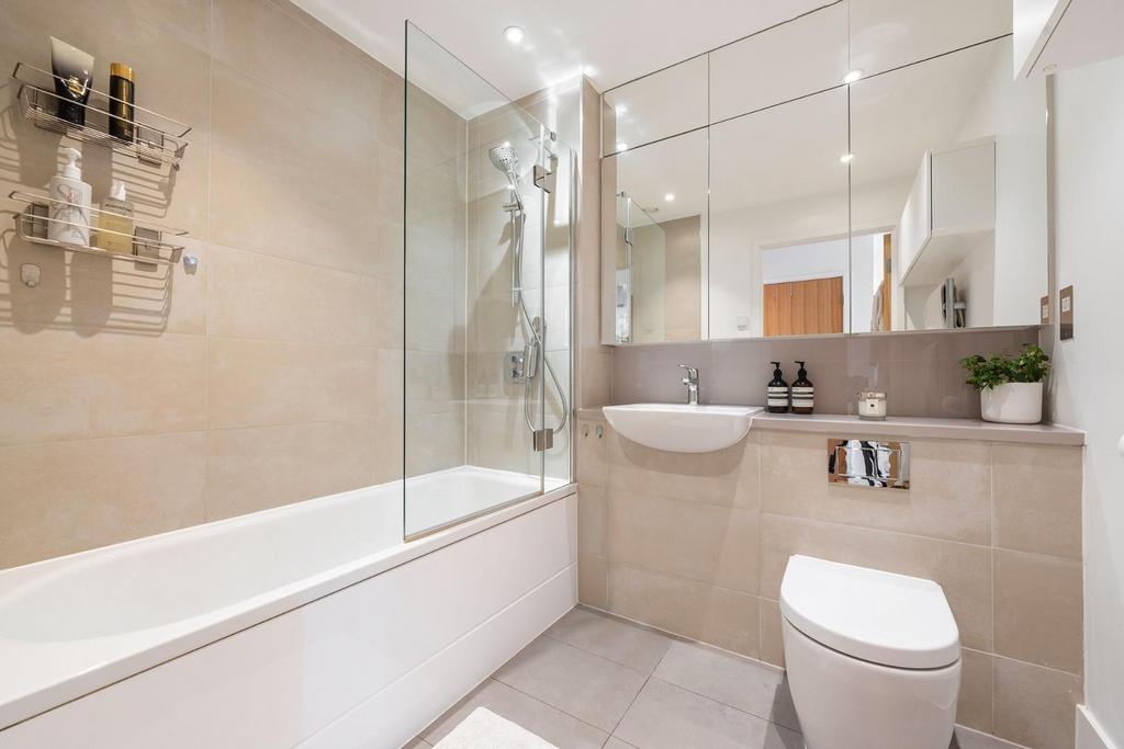 Bathroom.JPG