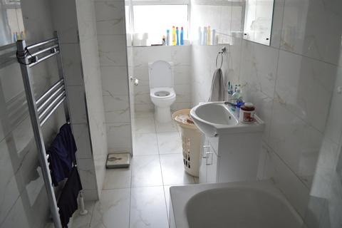 undefined, Sunningdale Avenue, Rainham, RM13