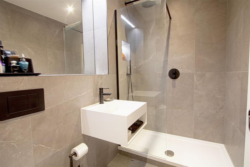 Shower room p.jpg