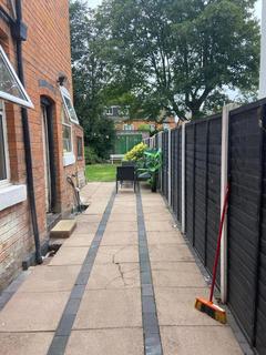 1 bedroom in a house share to rent, 1X Double Room Available, Alexander Road, Acocks Green, B27