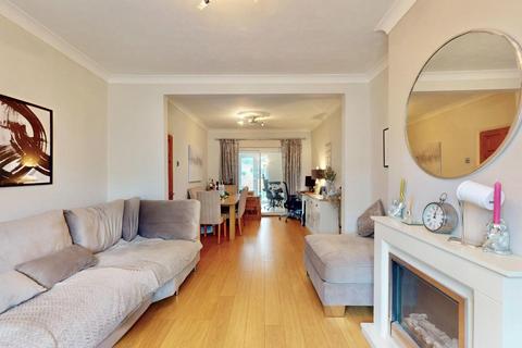 7 The Chase, Chadwell Heath, Romford, RM6 6UR