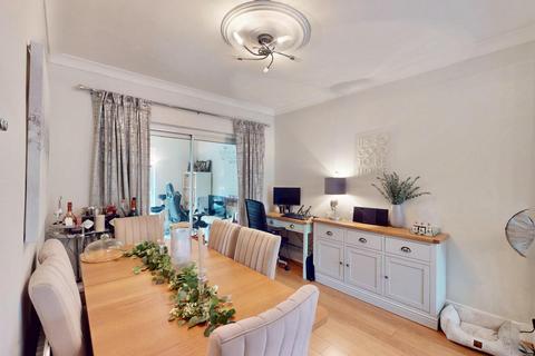 7 The Chase, Chadwell Heath, Romford, RM6 6UR