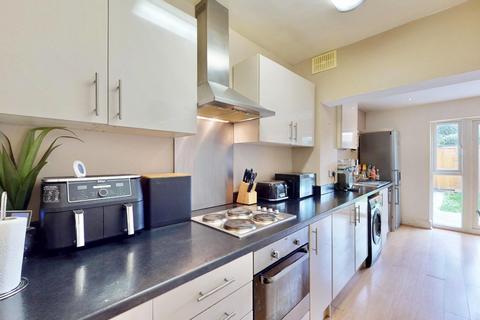 7 The Chase, Chadwell Heath, Romford, RM6 6UR