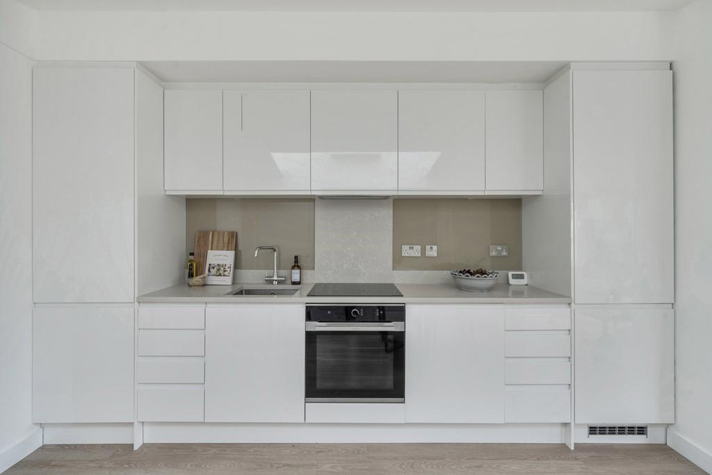 1359008-18-68dd07...