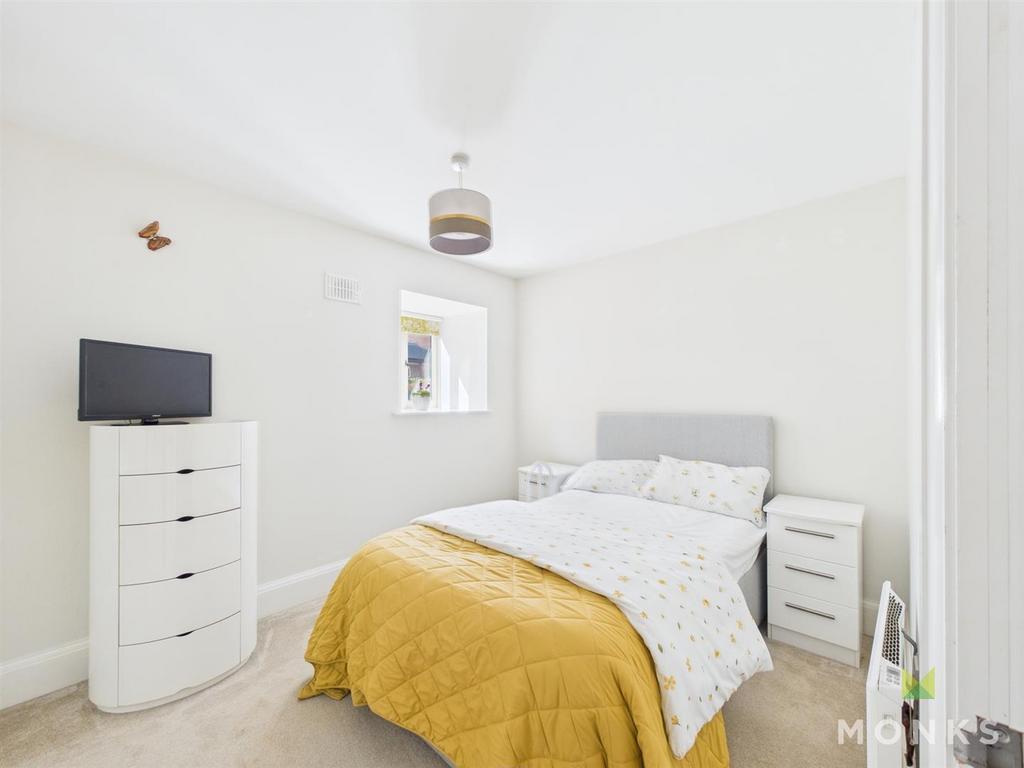 CAM01348 G0-PR0756-STILL001.jpg