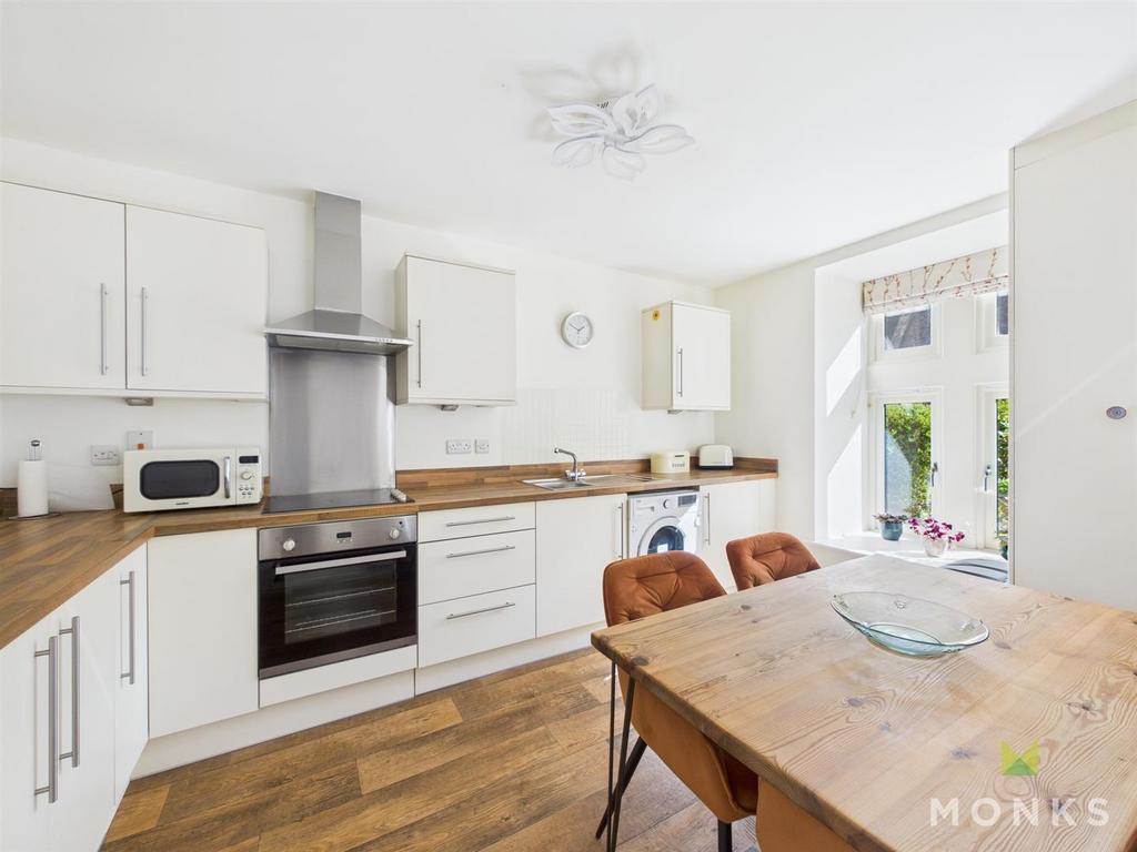 CAM01348 G0-PR0756-STILL006.jpg