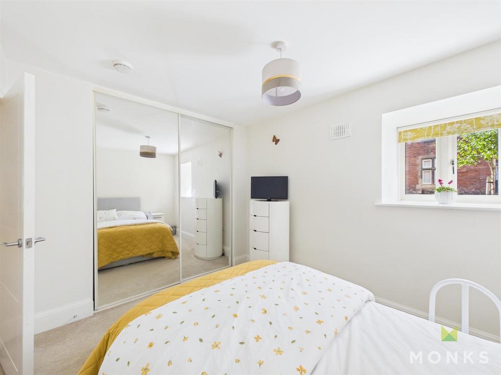 CAM01348 G0-PR0756-STILL002.jpg