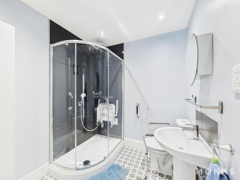 CAM01348 G0-PR0756-STILL003.jpg