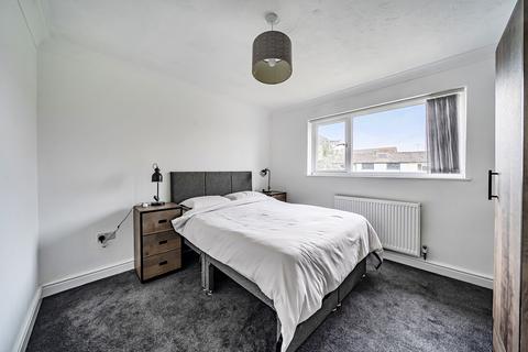 5 Greenham Walk, Swindon, SN3 2PW