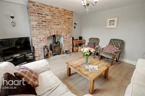 undefined, High Street, Reepham
