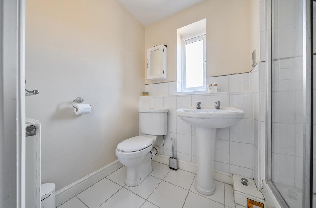 En-Suite Bathroom