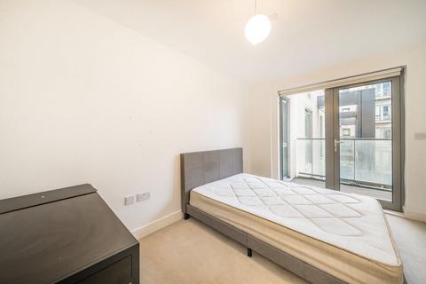 2 bedroom flat to rent, Christian Street, London E1