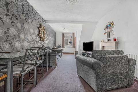 New Road, Staines-upon-Thames, TW18