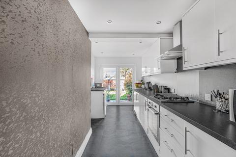 undefined, New Road, Staines-upon-Thames, TW18