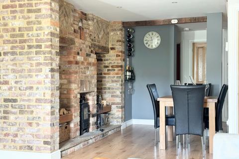 3 bedroom semi-detached house for sale, Main Road South, Dagnall, Berkhamsted HP4