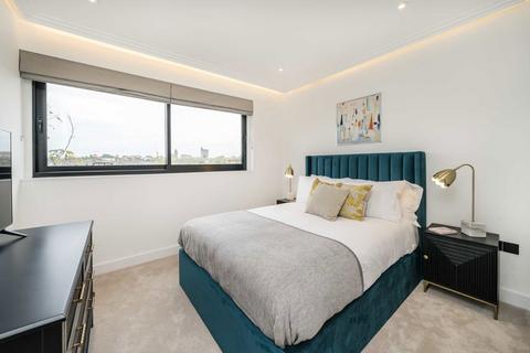 3 bedroom flat to rent, Brewster Gardens, London W10