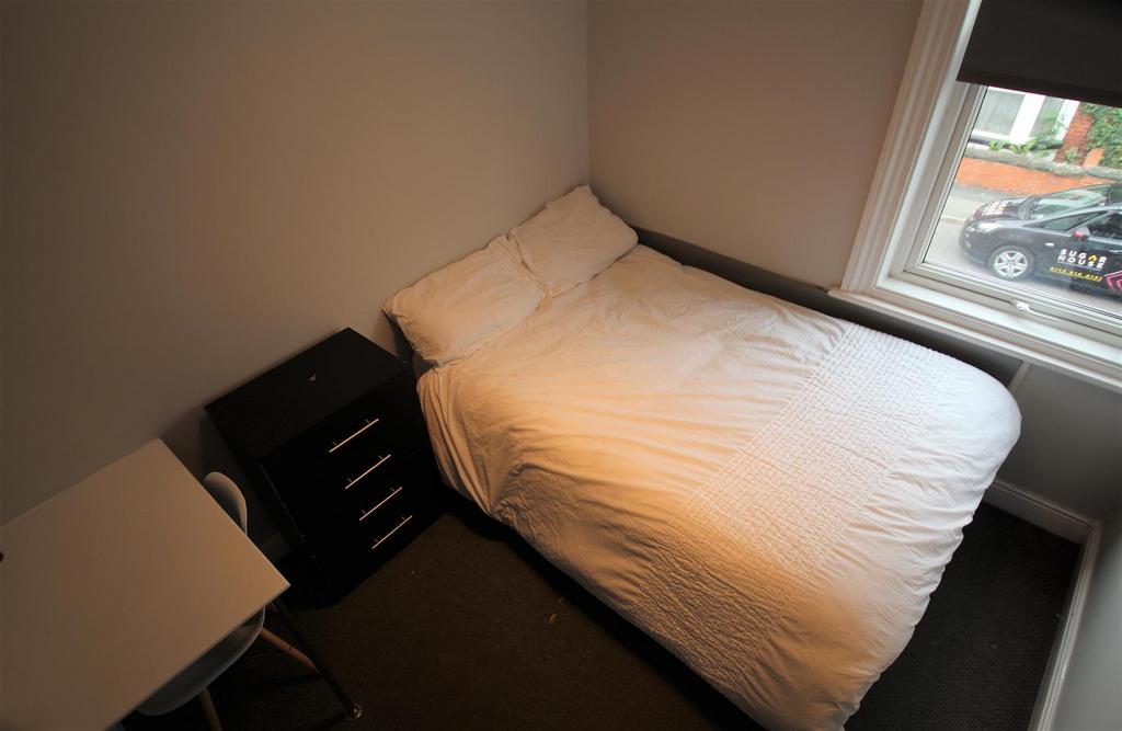 Room 4.jpg