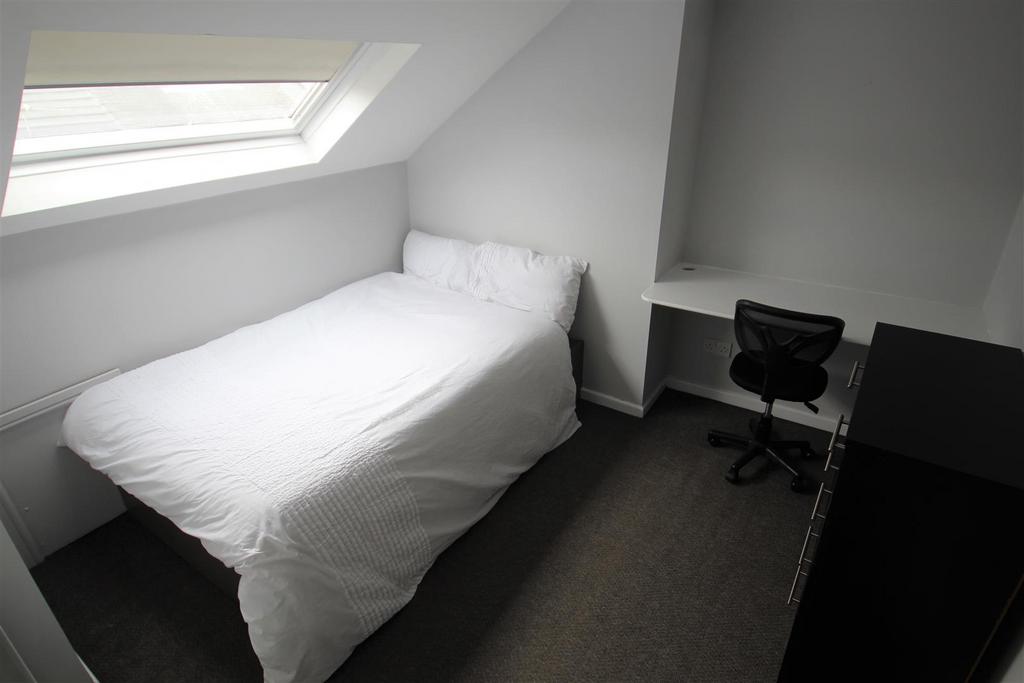 Room 5.jpg