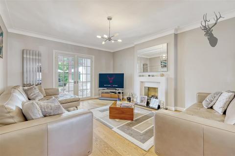 4 bedroom detached house for sale, Starling Close, Buckhurst Hill IG9