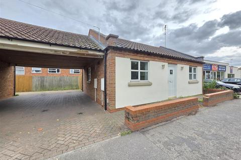 2 bedroom detached bungalow for sale, Commercial Road, Spalding
