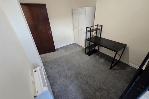 2 bedroom apartment to rent, Gables, BH1