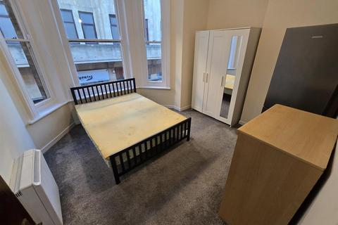 2 bedroom apartment to rent, Gables, BH1