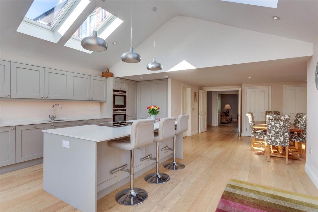 Kitchen/Dining