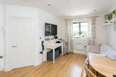 1 bedroom flat to rent, Swan Court, Waterhouse Street, HP1, Hemel Hempstead, HP1