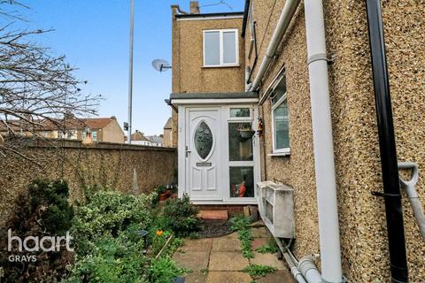 1 bedroom flat for sale, London Road, Grays