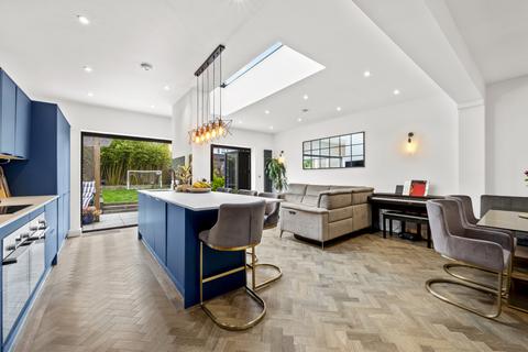 265 Raeburn Avenue, Surbiton, KT5 9DF