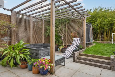 265 Raeburn Avenue, Surbiton, KT5 9DF