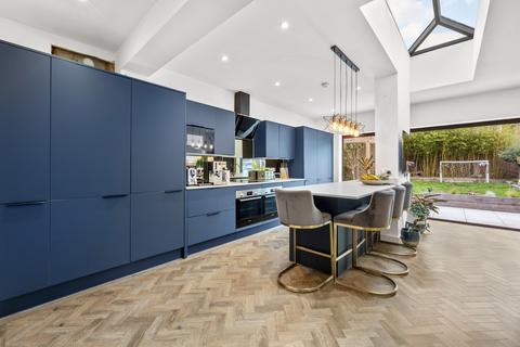265 Raeburn Avenue, Surbiton, KT5 9DF