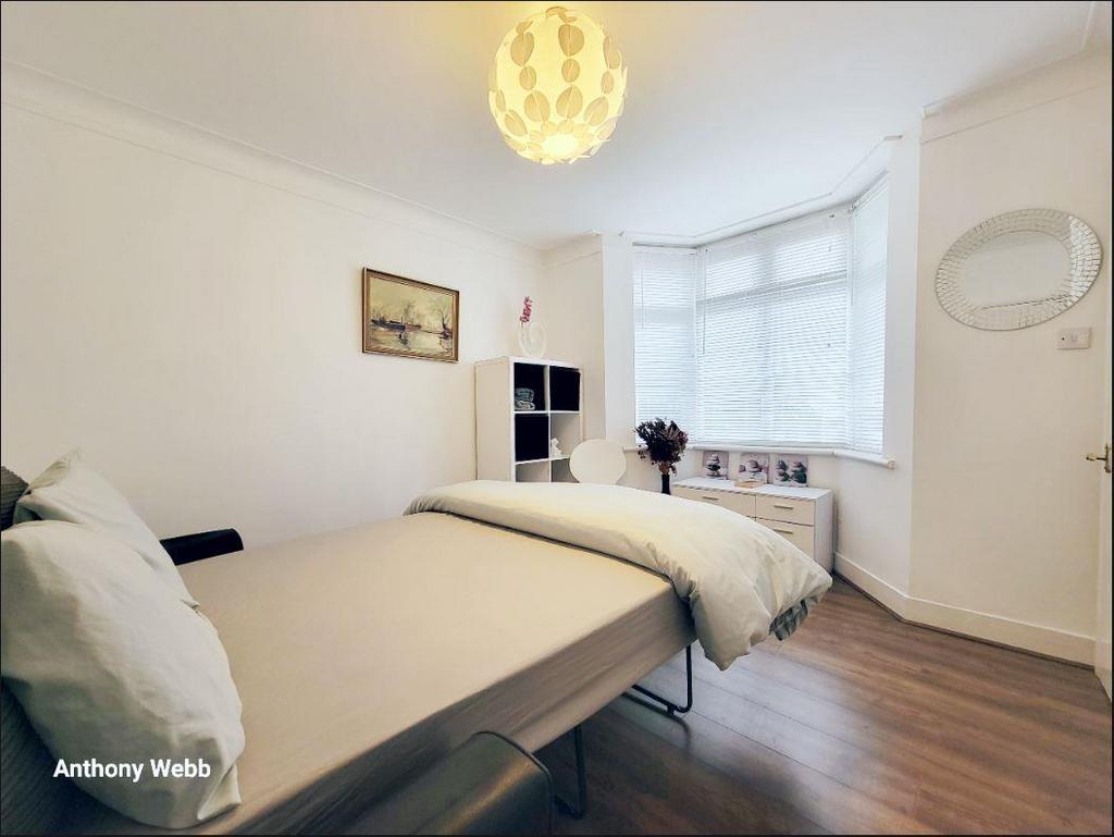 Ground bedroom