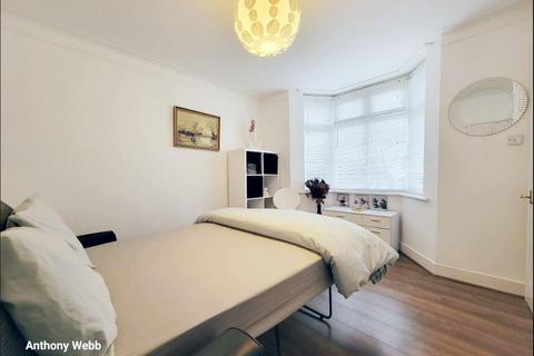 undefined, Hood Avenue, Southgate, N14