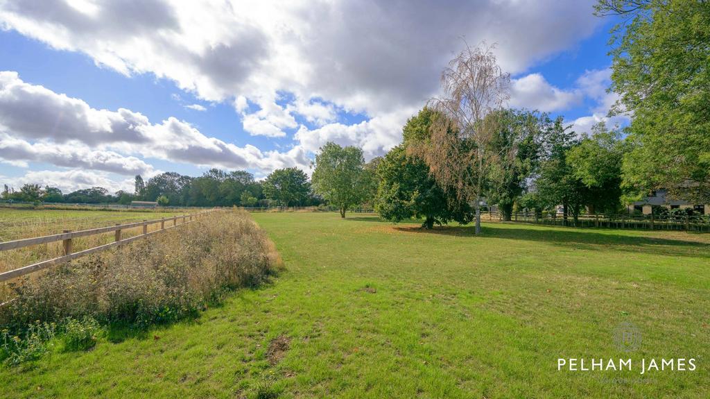 Paddock, Birch Field House, Belmesthorpe