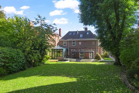 7 bedroom detached house to rent, Harborne Road, Birmingham B15