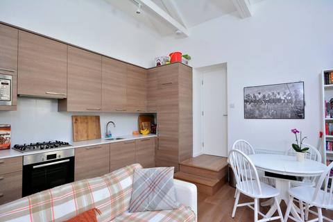 1 bedroom flat to rent, Stanley Gardens, Acton, London, W3