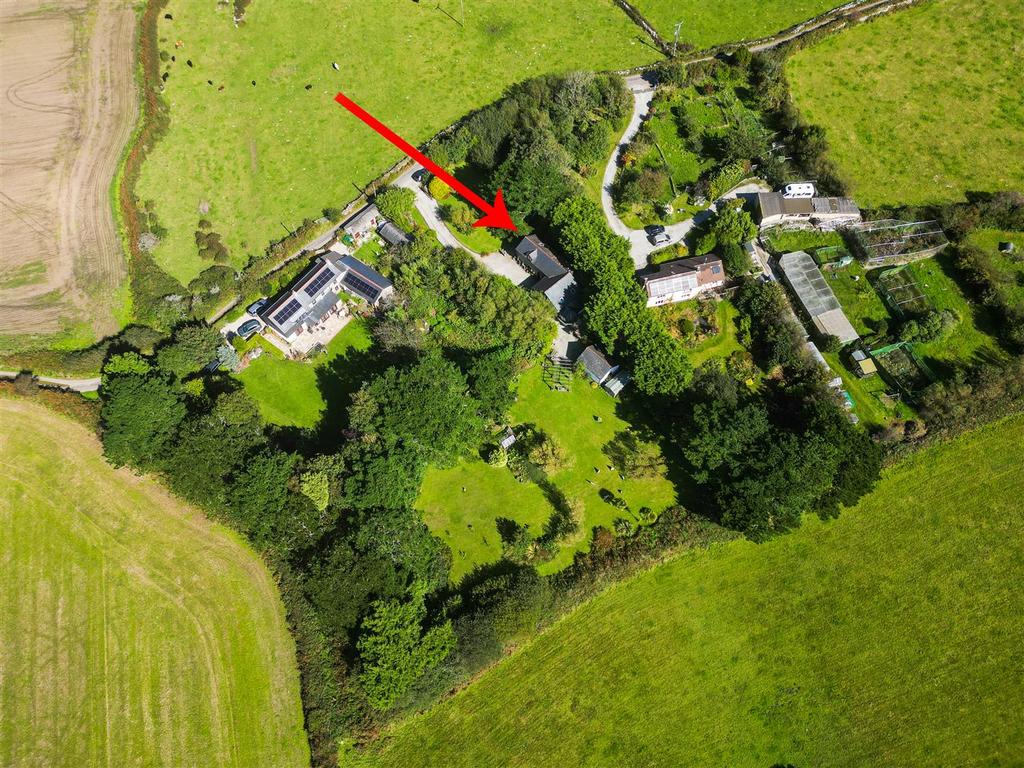 Croft Rose Barn Drone-9 Arrow.jpg