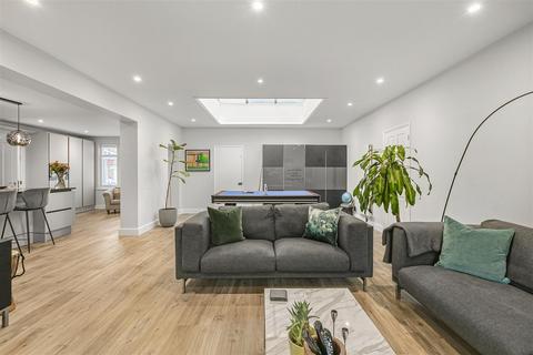 undefined, Parkgate Close, Kingston Upon Thames KT2