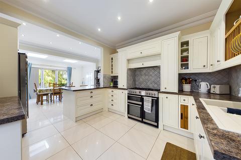 4 bedroom detached house to rent, Highfield Road, Northwood, HA6