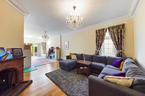 4 bedroom detached house to rent, Highfield Road, Northwood, HA6