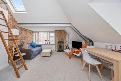 2 bedroom flat for sale, Vallance Gardens, Hove BN3