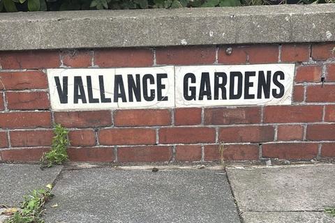 2 bedroom flat for sale, Vallance Gardens, Hove BN3